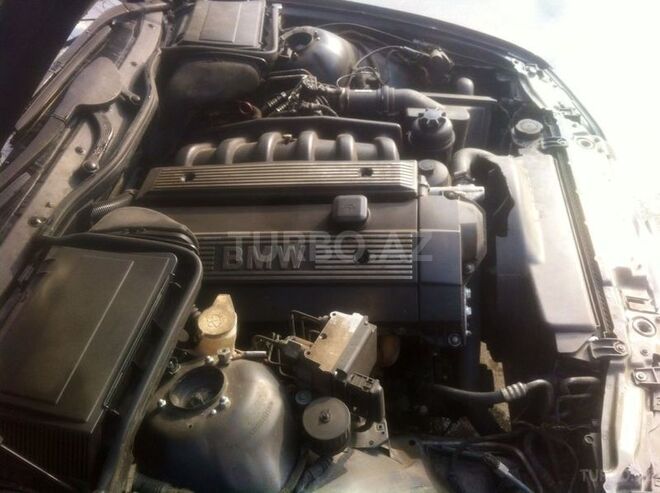 BMW 523 1999, 285,000 km - 2.5 l - Zaqatala