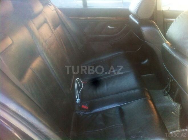 BMW 523 1999, 285,000 km - 2.5 l - Zaqatala