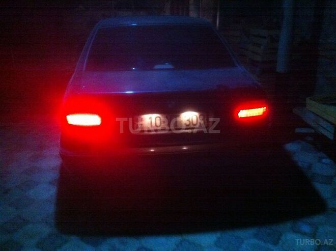 BMW 523 1999, 285,000 km - 2.5 l - Zaqatala