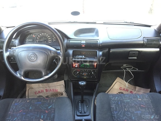 Opel Astra 1997, 300,000 km - 1.6 l - Bakı