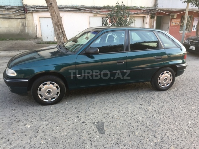 Opel Astra 1997, 300,000 km - 1.6 l - Bakı