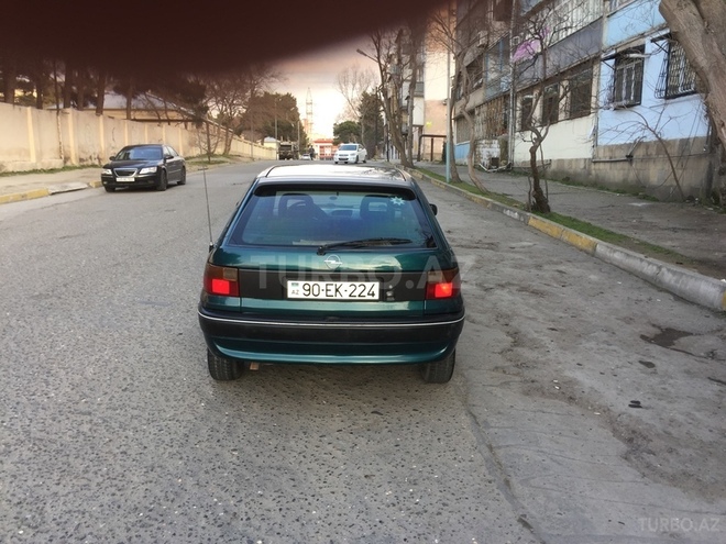 Opel Astra 1997, 300,000 km - 1.6 l - Bakı
