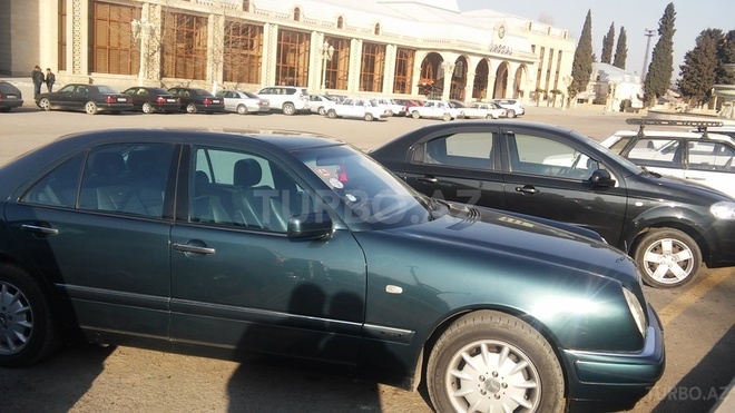Mercedes E 240 1998, 270,562 km - 0.2 л - Gəncə