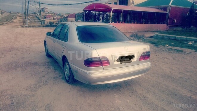 Mercedes E 220 1999, 200,000 km - 2.2 л - Bakı