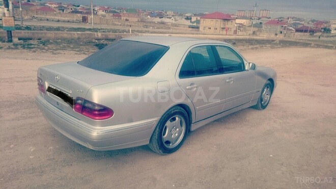 Mercedes E 220 1999, 200,000 km - 2.2 л - Bakı