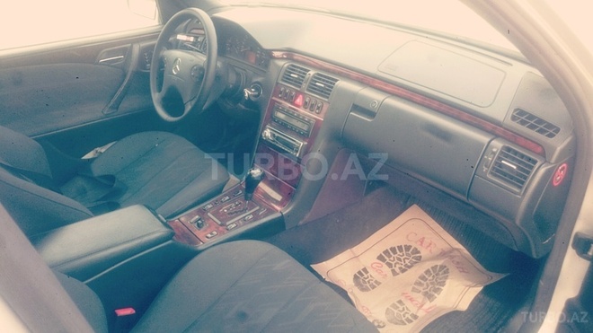 Mercedes E 220 1999, 200,000 km - 2.2 л - Bakı