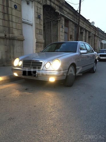 Mercedes E 240 1998, 232,123 km - 2.4 л - Bakı