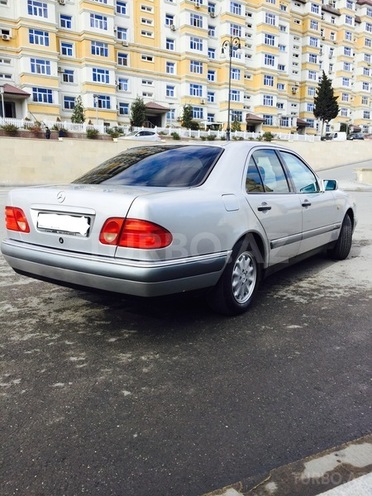Mercedes E 240 1998, 232,123 km - 2.4 л - Bakı
