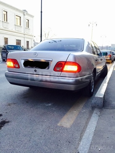 Mercedes E 240 1998, 232,123 km - 2.4 л - Bakı