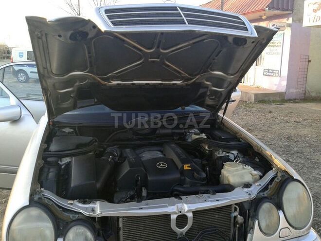Mercedes E 280 1998, 211,000 km - 2.8 l - Bakı