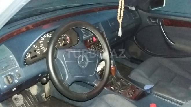 Mercedes C 220 1998, 256,600 km - 2.2 l - Bakı