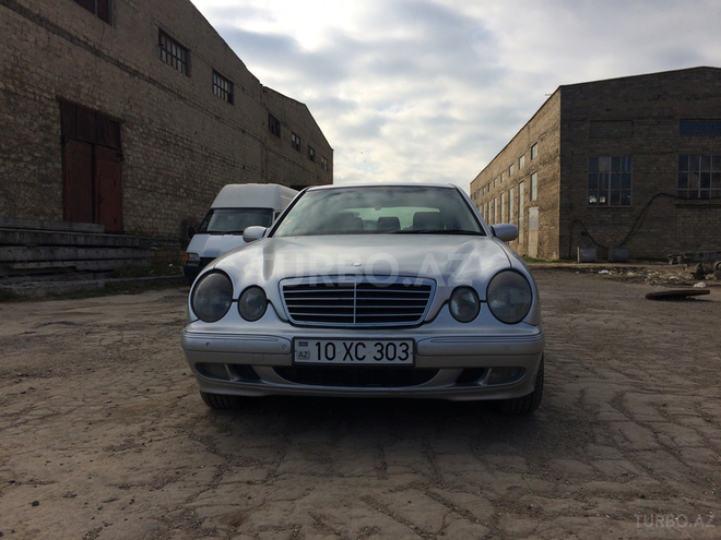 Mercedes E 320 1999, 245,000 km - 3.2 l - Bakı