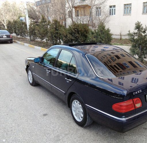 Mercedes E 230 1997, 220,000 km - 2.3 l - Sumqayıt