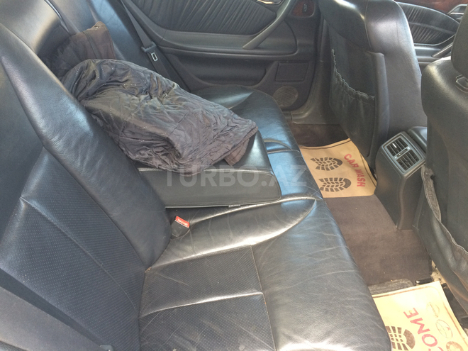 Mercedes E 320 1999, 245,000 km - 3.2 l - Bakı