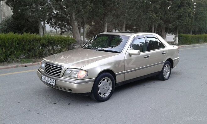Mercedes C 220 1997, 160,000 km - 2.2 l - Sumqayıt