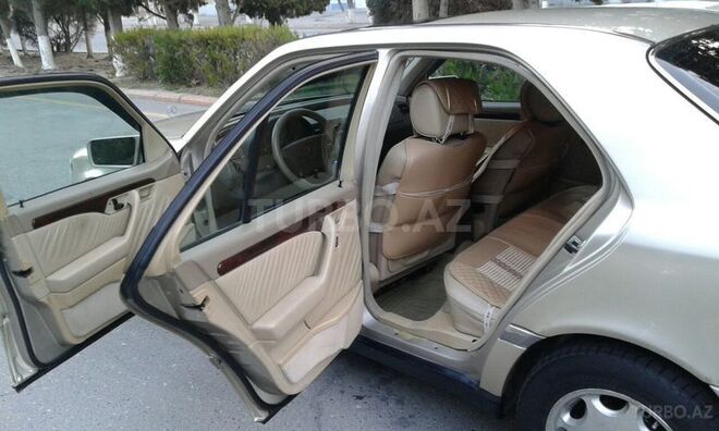 Mercedes C 220 1997, 160,000 km - 2.2 l - Sumqayıt