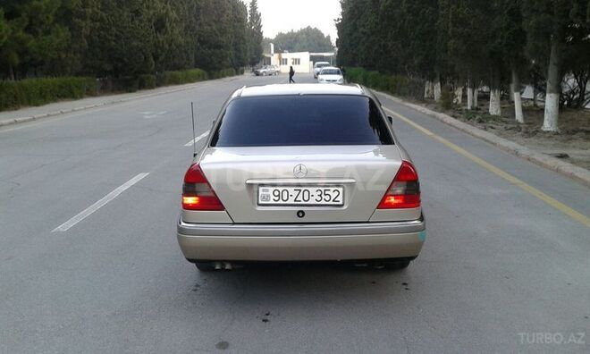 Mercedes C 220 1997, 160,000 km - 2.2 l - Sumqayıt