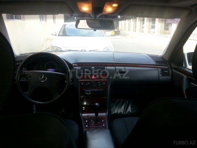 Mercedes E 200 2000, 200,000 km - 2.0 l - Bakı