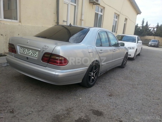 Mercedes E 200 2000, 200,000 km - 2.0 l - Bakı