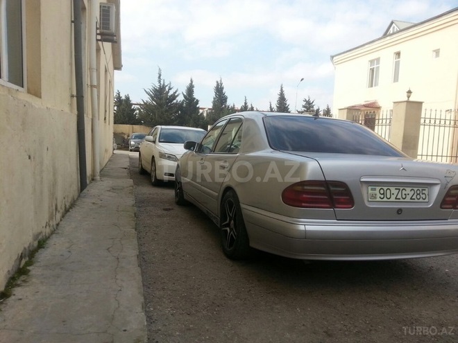 Mercedes E 200 2000, 200,000 km - 2.0 l - Bakı