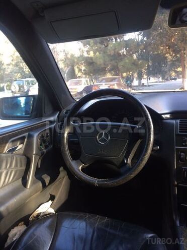 Mercedes E 230 1995, 220,000 km - 2.3 l - Şirvan