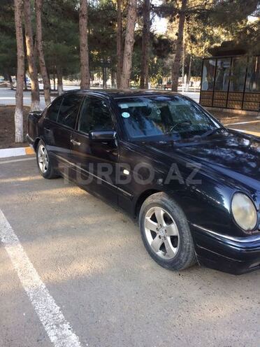 Mercedes E 230 1995, 220,000 km - 2.3 l - Şirvan