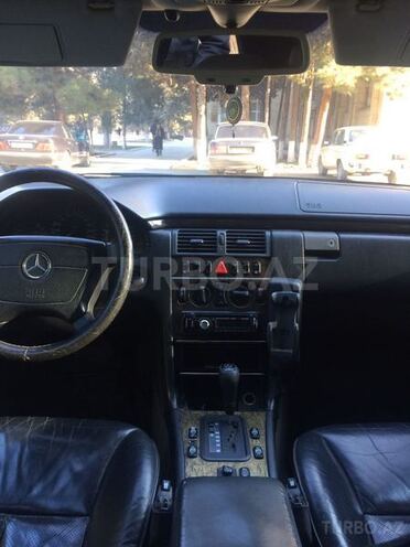 Mercedes E 230 1995, 220,000 km - 2.3 l - Şirvan