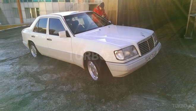 Mercedes E 200 1994, 382,000 km - 2.0 l - Bakı