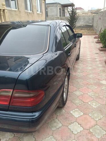 Mercedes E 270 2000, 384,000 km - 2.7 l - Bakı