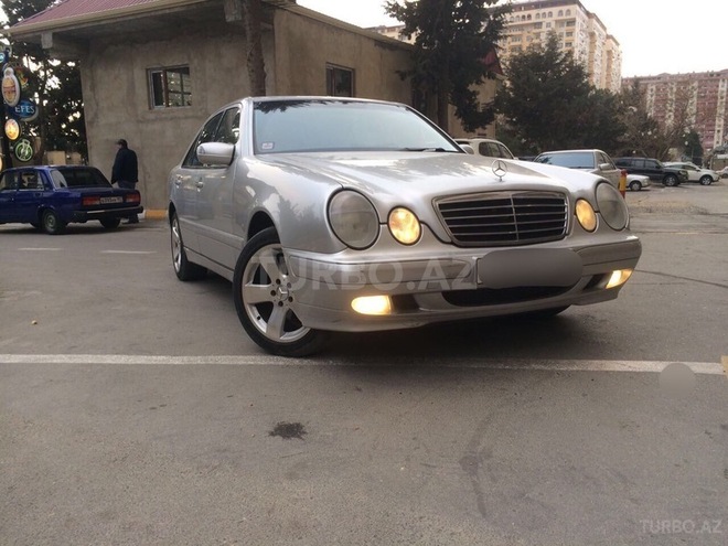 Mercedes E 220 1999, 249,000 km - 2.2 l - Bakı