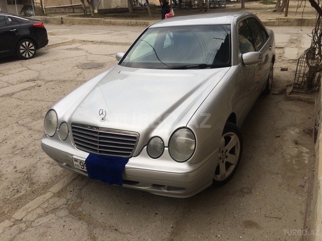 Mercedes E 220 1999, 249,000 km - 2.2 l - Bakı