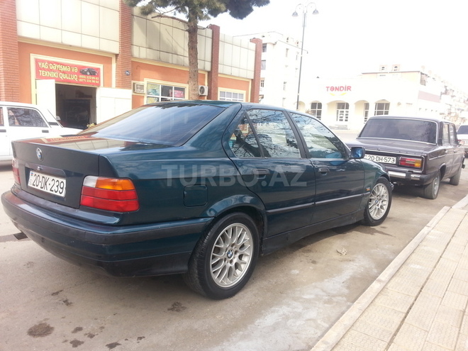 BMW 318 1993, 348,000 km - 1.8 l - Gəncə