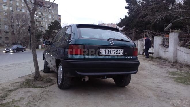 Opel Astra 1994, 250,000 km - 1.6 л - Bakı