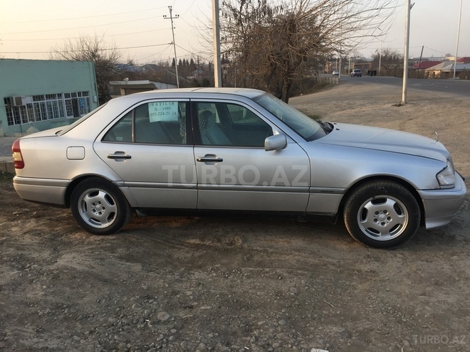 Mercedes C 200 1995, 285,000 km - 2.0 l - Qazax