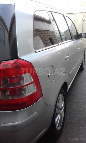 Opel Zafira 2009, 141,000 km - 1.9 л - Qusar
