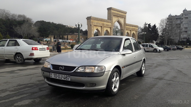 Opel Vectra 1997, 300,000 km - 1.8 л - Bakı
