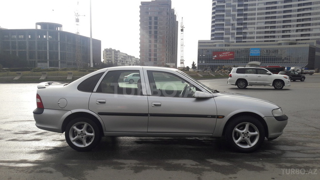 Opel Vectra 1997, 300,000 km - 1.8 л - Bakı