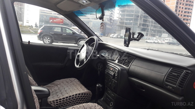 Opel Vectra 1997, 300,000 km - 1.8 л - Bakı