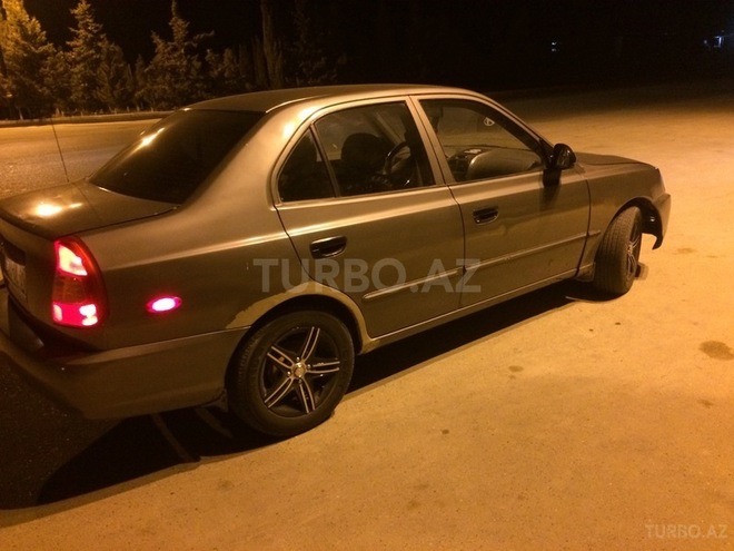 Hyundai Accent 2002, 300,000 km - 1.6 l - Şirvan