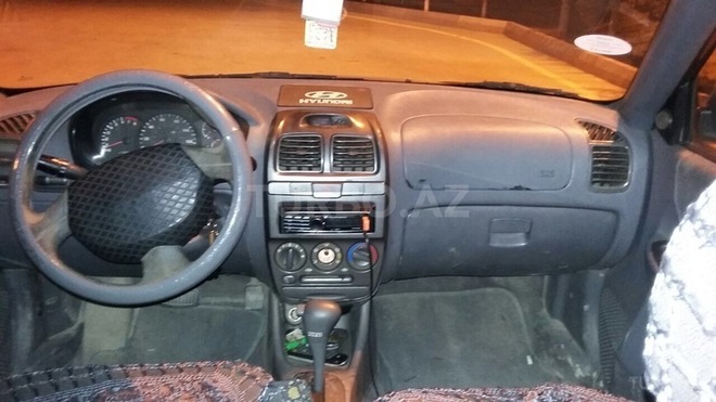 Hyundai Accent 2002, 300,000 km - 1.6 l - Şirvan