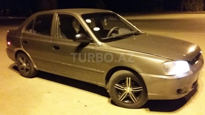 Hyundai Accent 2002, 300,000 km - 1.6 l - Şirvan