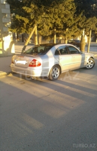 Mercedes E 270 2002, 330,000 km - 2.7 l - Bakı