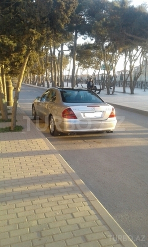 Mercedes E 270 2002, 330,000 km - 2.7 l - Bakı