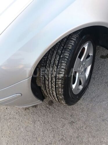 Mercedes E 270 2002, 330,000 km - 2.7 l - Bakı