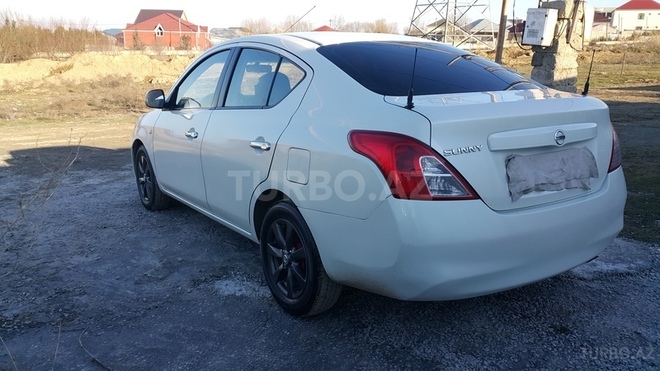 Nissan Sunny 2012, 80,000 km - 1.5 л - Bakı