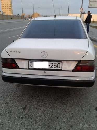 Mercedes E 250 1993, 465,000 km - 2.5 l - Bakı