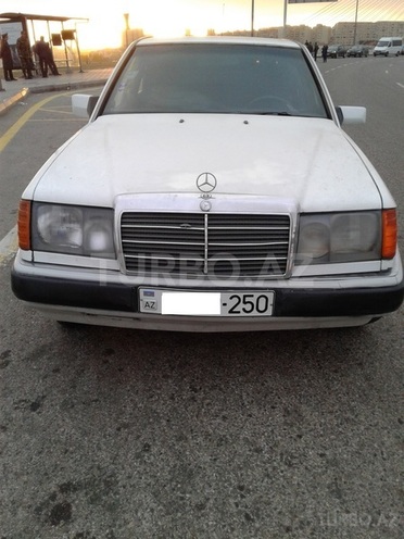 Mercedes E 250 1993, 465,000 km - 2.5 l - Bakı