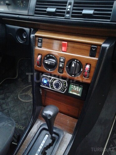 Mercedes E 250 1993, 465,000 km - 2.5 l - Bakı