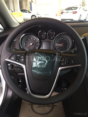 Opel Astra 2015, 0 km - 1.6 l - Bakı