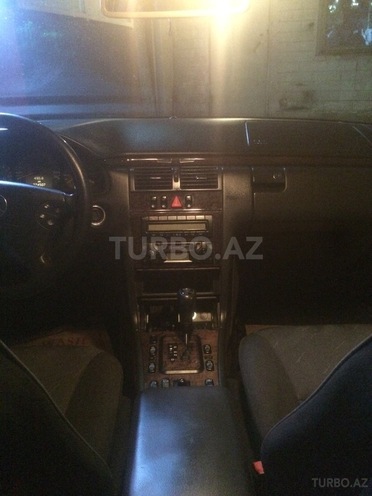 Mercedes E 280 1999, 270,000 km - 2.8 l - Bakı